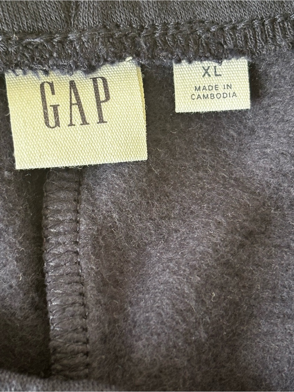 Gap Logo Shorts Navy with Red Logo Size XL - Picture 3 of 4